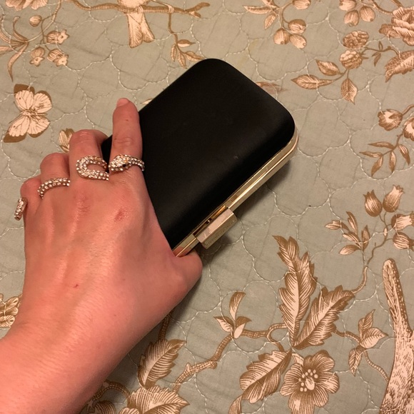 Giorgio Armani clutch - Picture 3 of 5